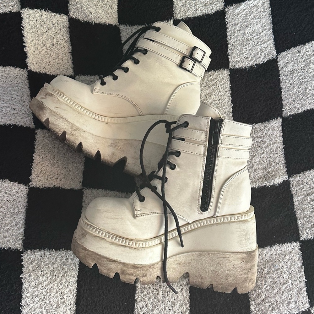 Demonia Shaker-52 Ankle Boots